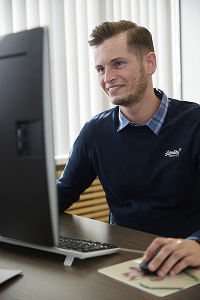 Portret van Mats Bakker, Marketing Medewerker bij Stimag BV